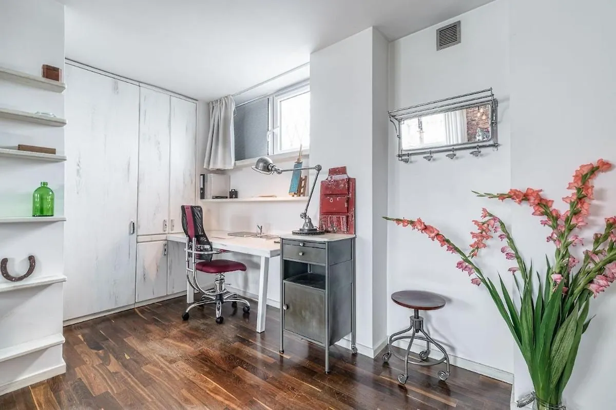Artist Studio Mokotow - 12 Minutes Center Warszawa